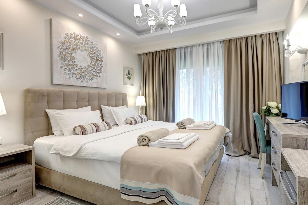 Anemone With Outdoor Hot Tub, Sani Luxury Collection Villa *